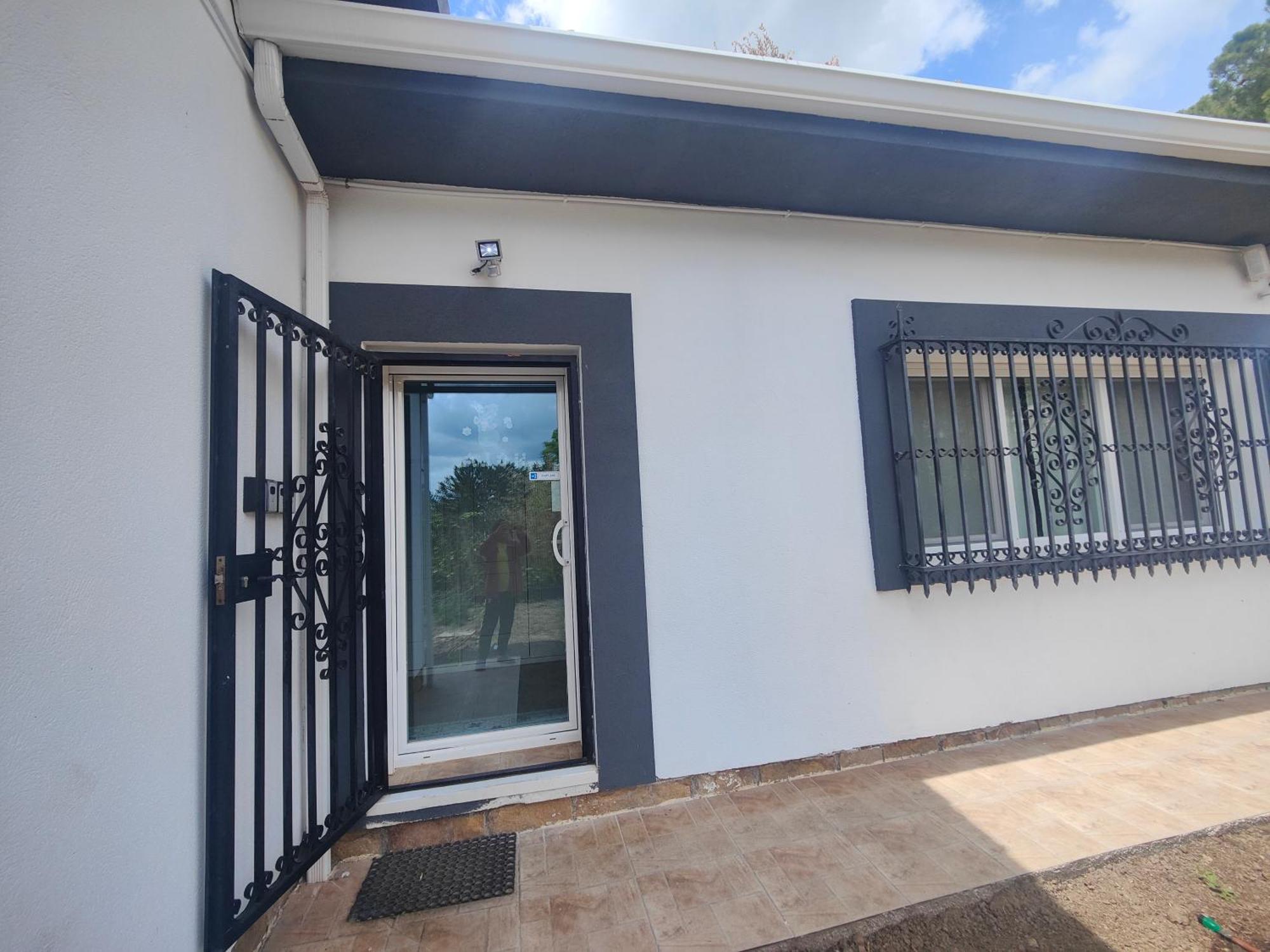 Chalet Con Piscina Y Jacuzzi En Madrid Alquila Habitaciones Algete Exterior photo